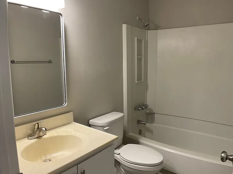 13 Astor Ct #.0 — Photo 22