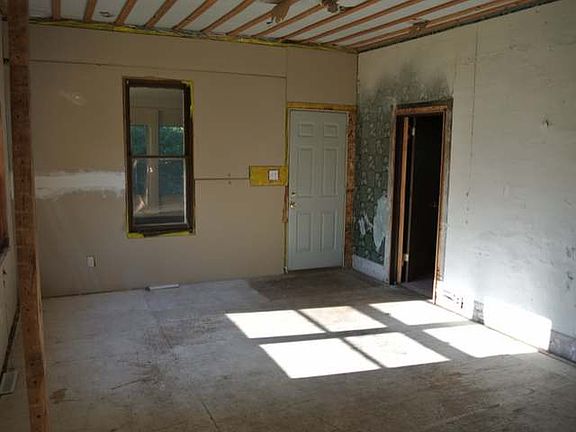 5th image of 1116 E Somo Ave #E