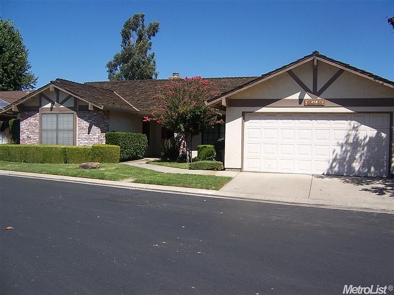 1st image of 258 Garden Circle Dr E