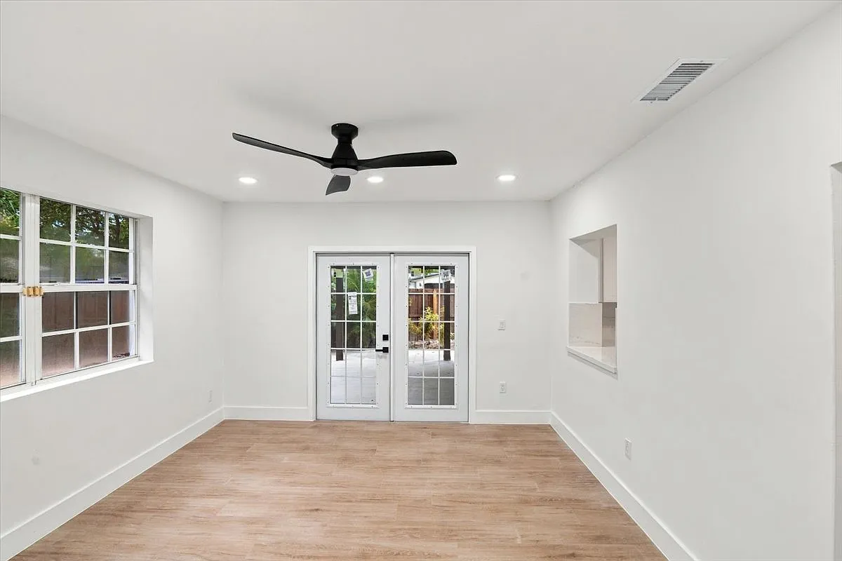 4 bed, 2000 sqft, $4,650 — Photo 4