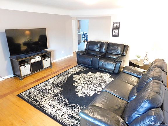 5th image of 30804 Dover Ave