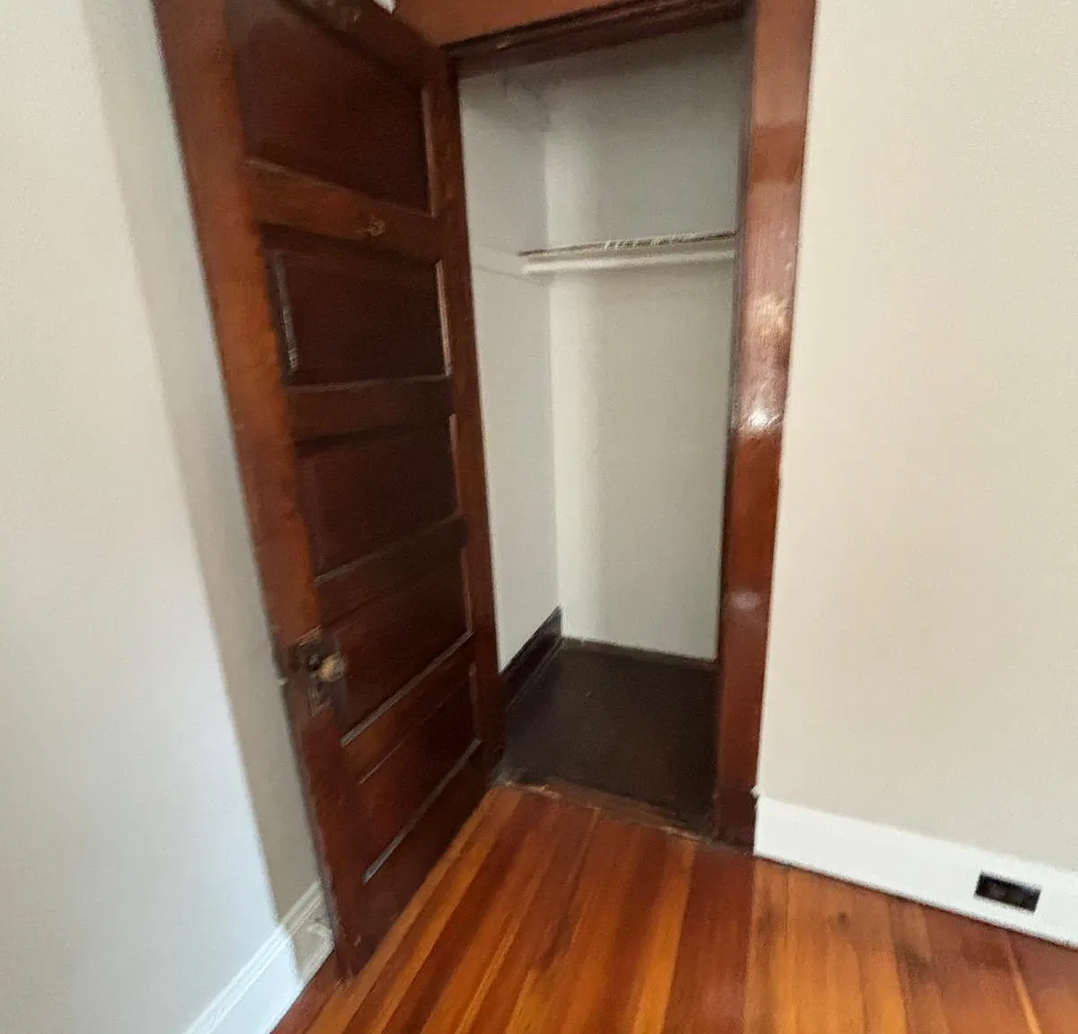2902 Short Vine St — Photo 3