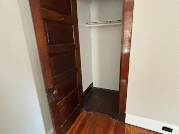 3rd image of 2900 Short Vine St APT A
