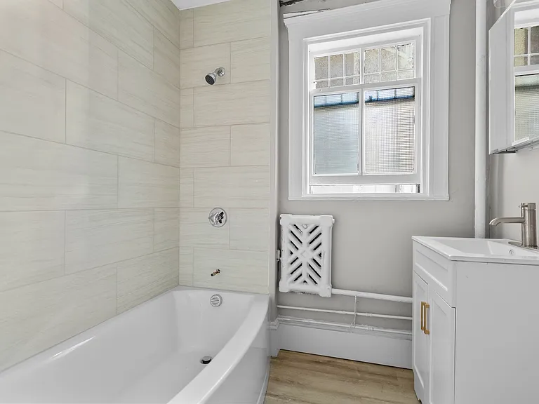 6 Washington Ave #3 — Photo 4