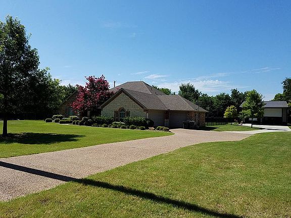 3rd image of 2085 Lucas Creek Dr