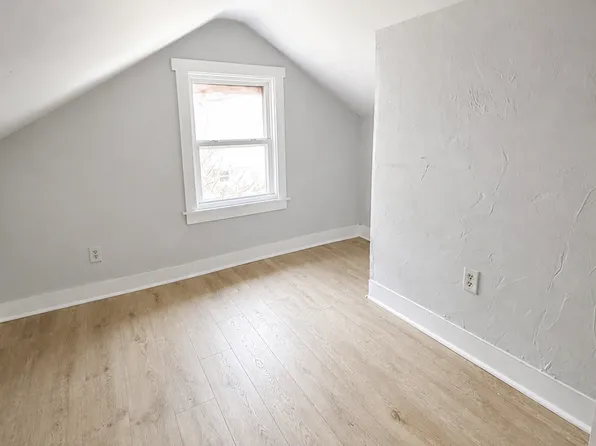 9 Winthrop St APT 3, Worcester, MA 01604
