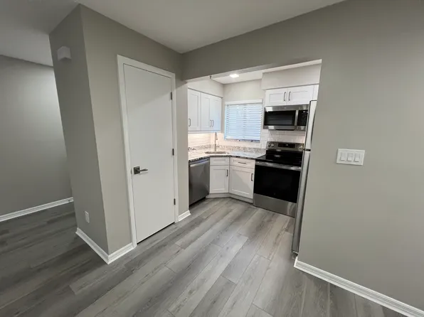 745 James St APT 101, Dunedin, FL 34698