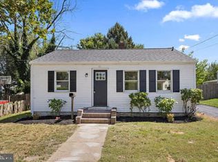 16 Hillview Ave, New Castle, DE 19720