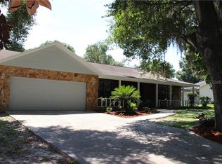 1603 Vickers Rd, Valrico, FL 33594