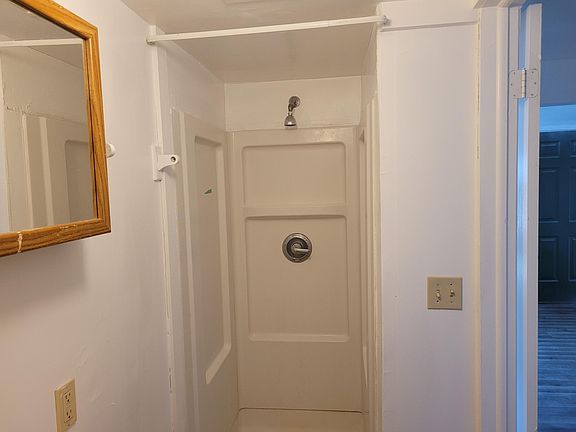 3rd image of 257 W Whalen St #7