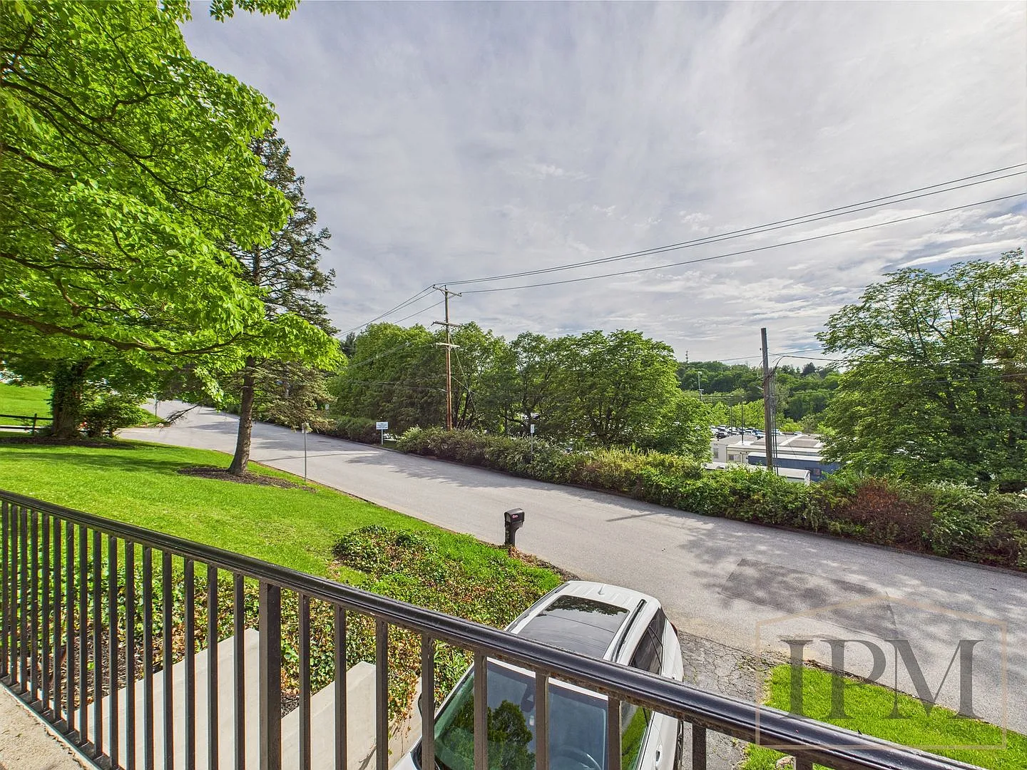 Apply Today - Charming 3 Bedroom, 1 Bath Single Family Home Near York Hospital. — Photo 4