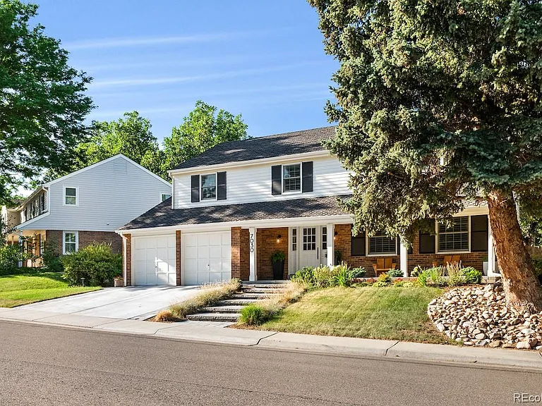 7030 S Magnolia Cir — Photo 3