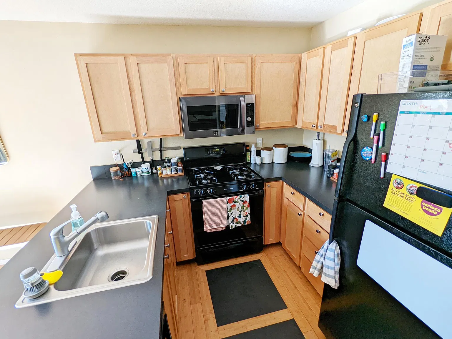 3 bed, 1.5 bath, 1350 sqft, $3,195 — Photo 4