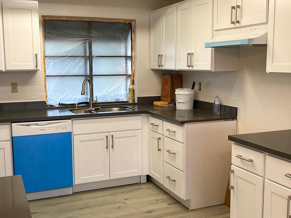 1st image of 2823 Centerwood Ct