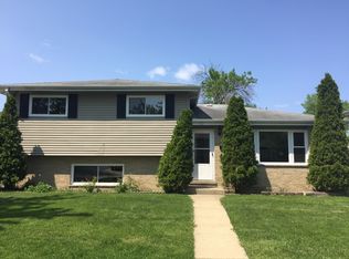 102 S Evergreen Ave, Addison, IL 60101