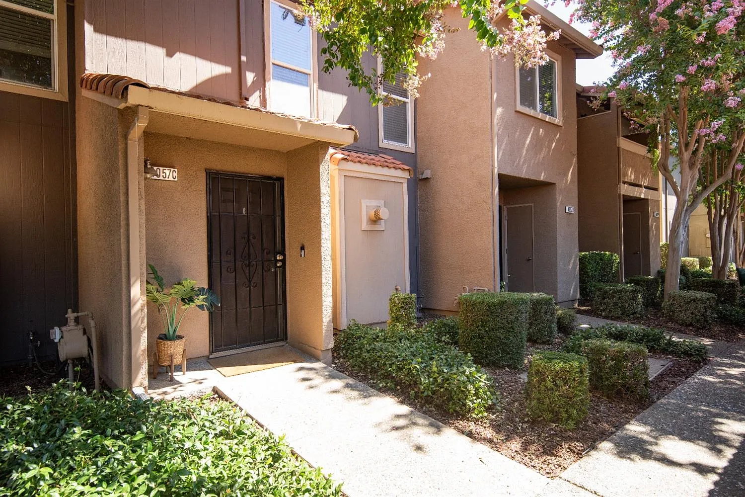 4057 Dale Rd APT C photo 1