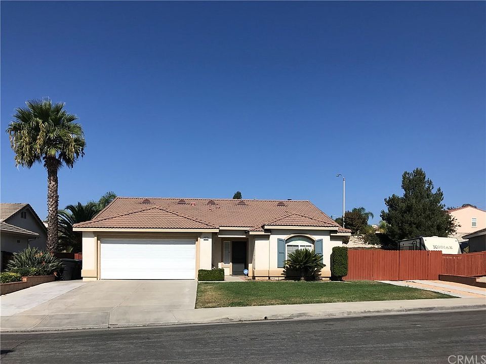 1st image of 32529 Dahlia Ln