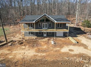 1266 Glatco Lodge Rd, Hanover, PA 17331