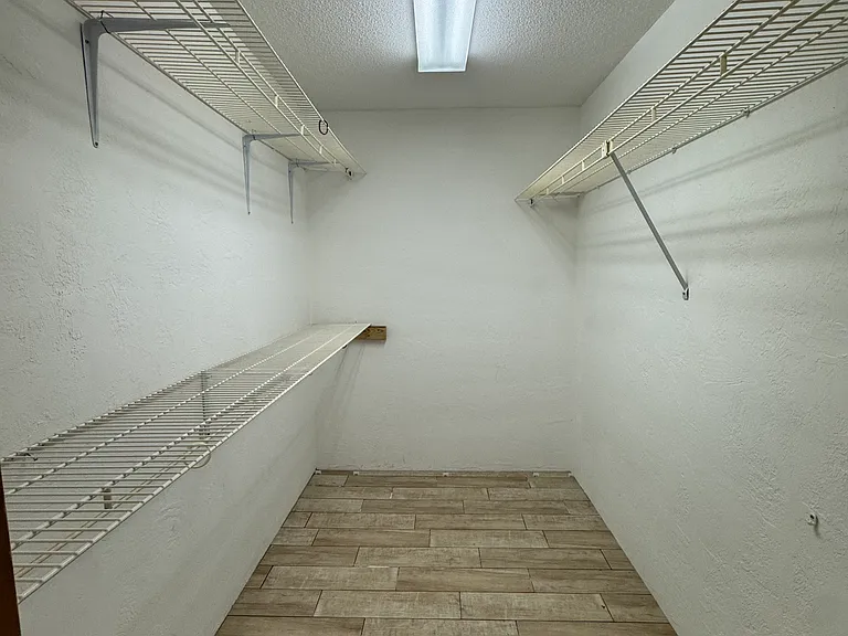 405 Cherrywood Dr — Photo 7