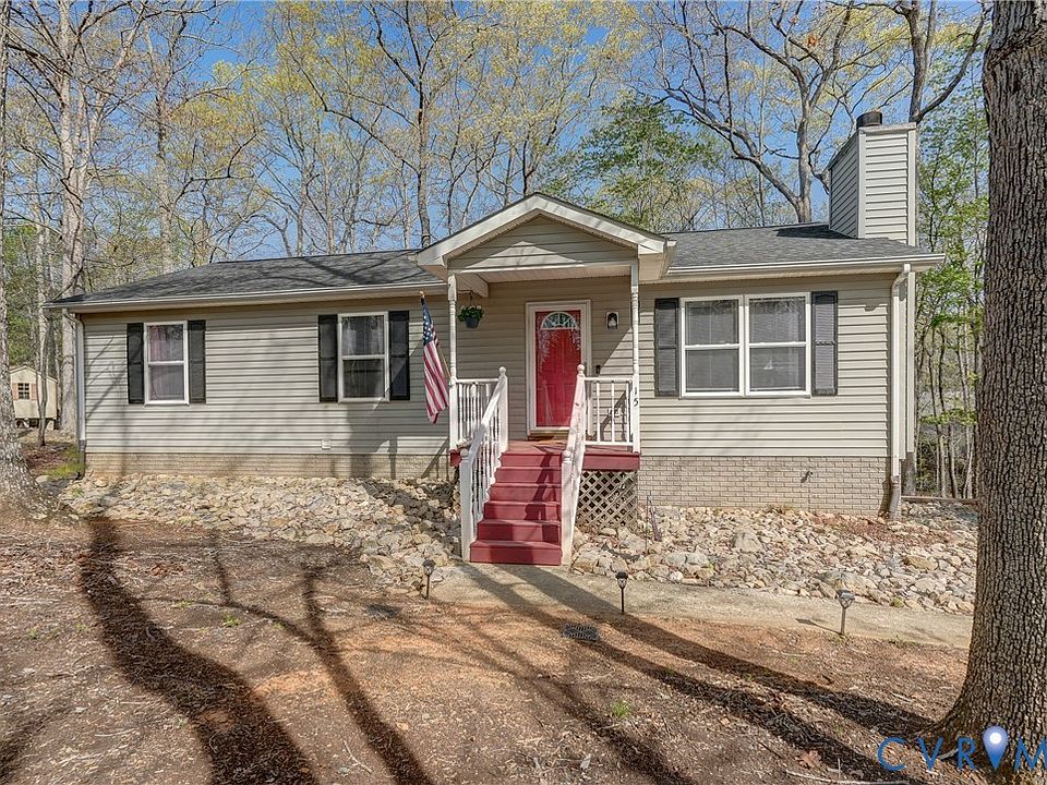 1st image of 15 Austin Dr