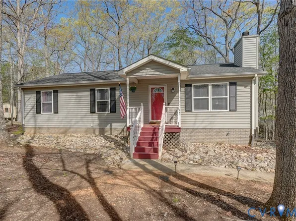 15 Austin Dr, Palmyra, VA 22963