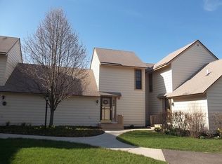 599 Dunham Rd, Gurnee, IL 60031