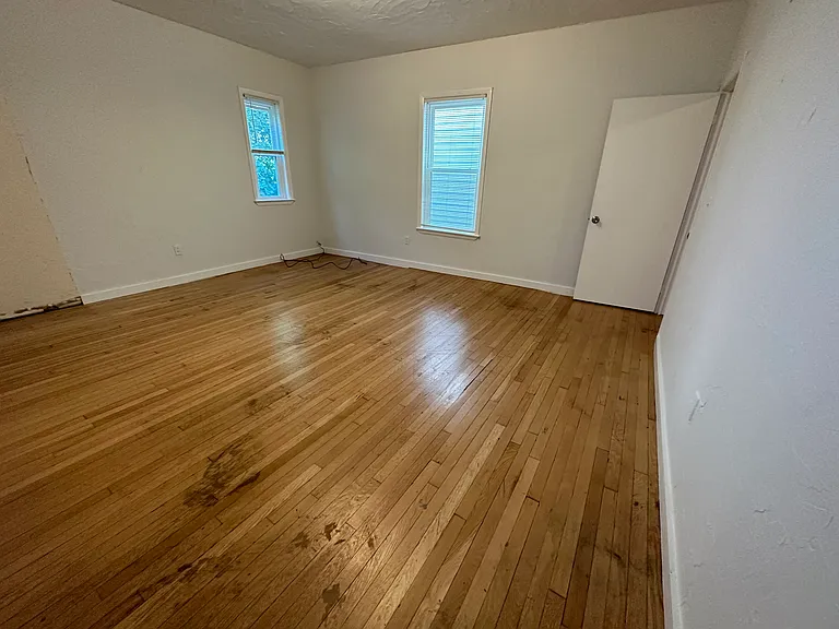 303 Hancock St #2 — Photo 6