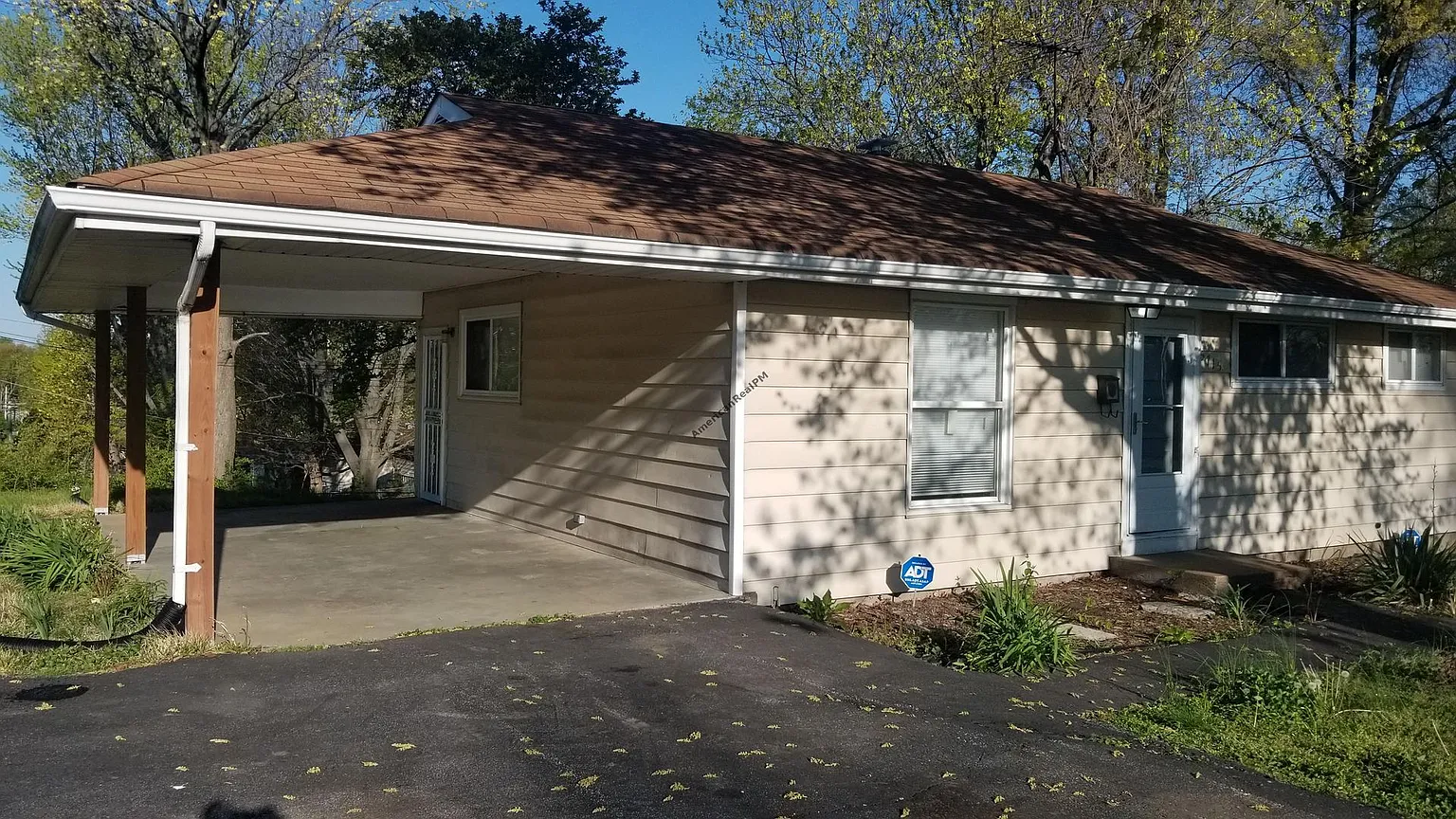 5715 Bermuda Dr photo 1