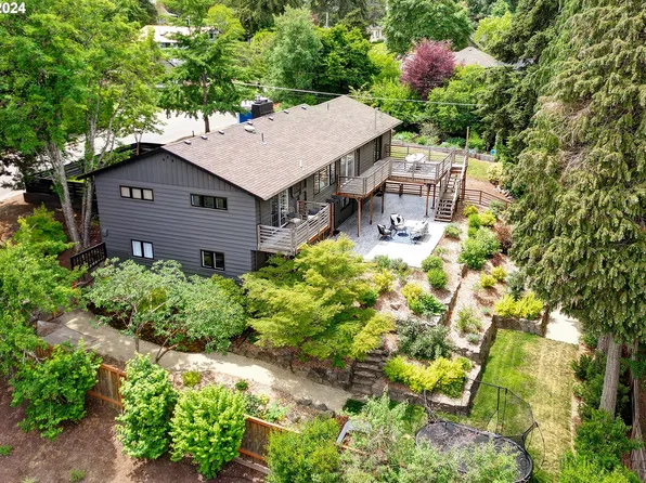 1029 Laurel St, Lake Oswego, OR 97034