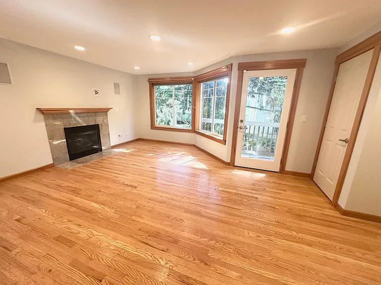 9312B Stone Ave N — Photo 5