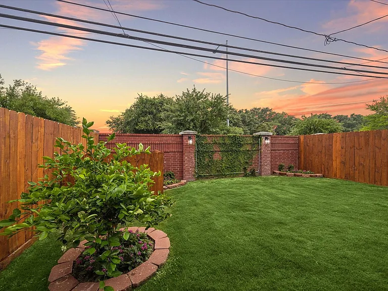 5349 McCulloch Cir — Photo 30