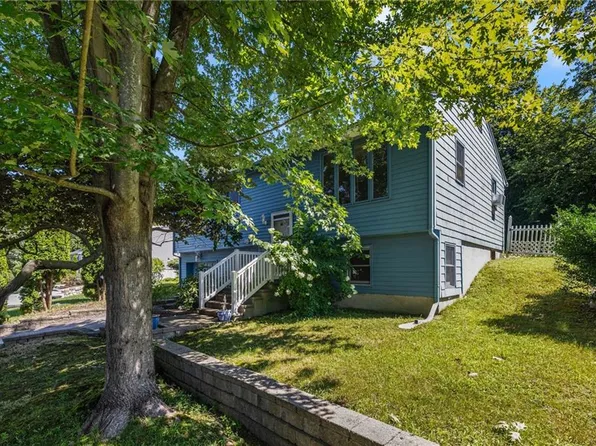 49 Wood Sorrel Trl, Saunderstown, RI 02874