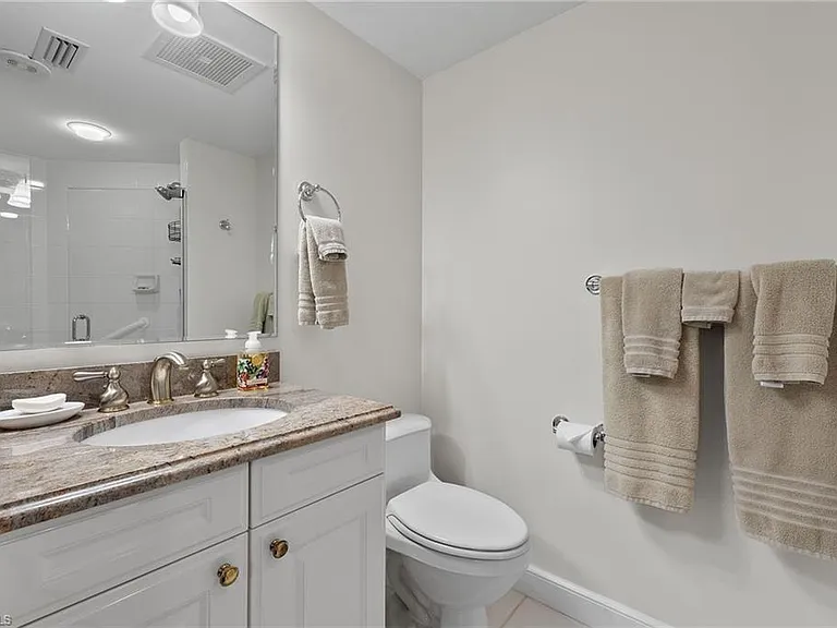 4021 Gulf Shore Blvd N #202 — Photo 20
