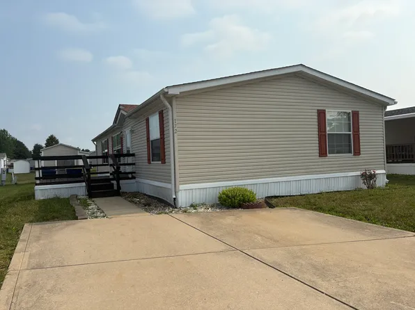 172 Pebble Creek Dr #176, Greenwood, IN 46143