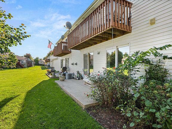 4th image of 954 Constance Ln #954