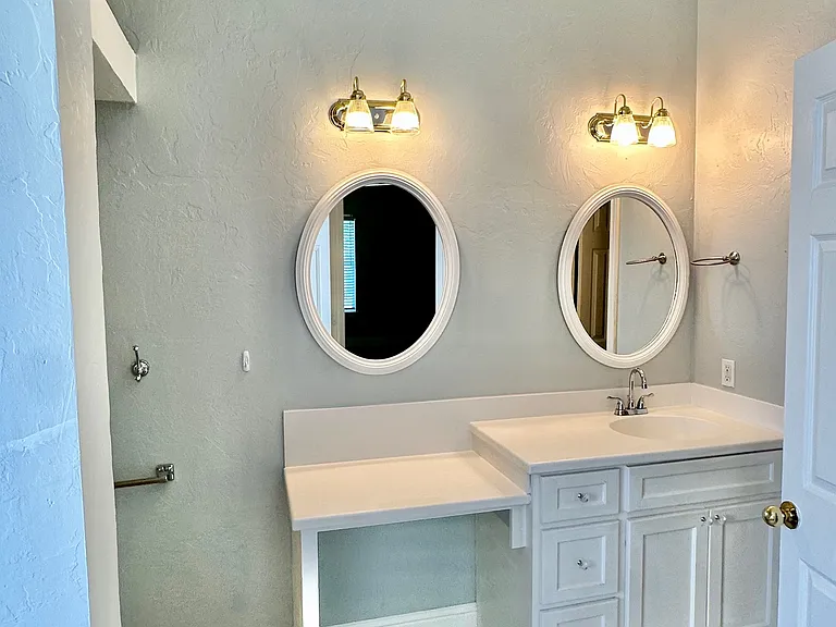 12704 Briar Hollow Ln — Photo 9
