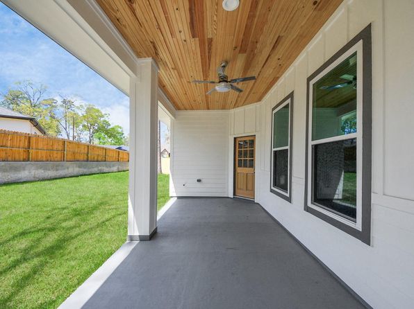 87 Lakeway Ct, Conroe, TX 77304