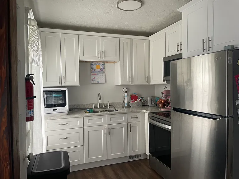 523 W Cedar St #A — Photo 6