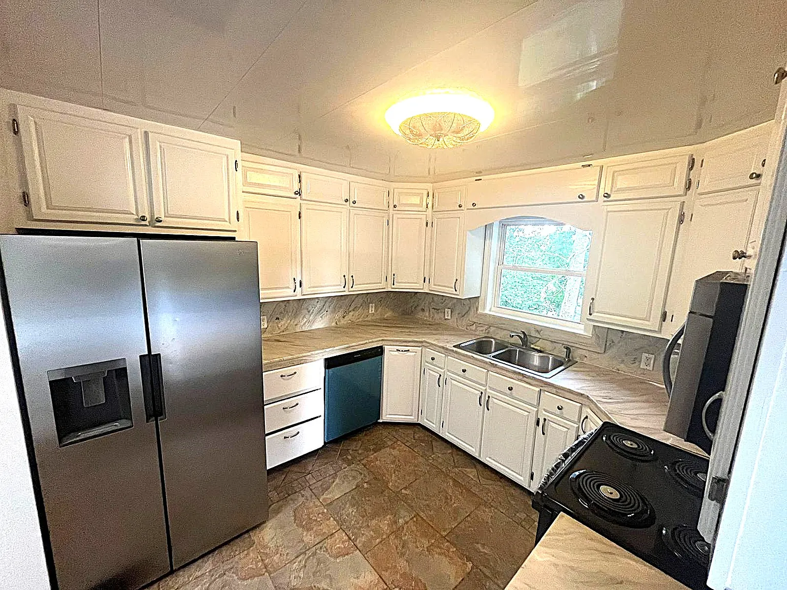 3932 Fraser Cir — Photo 4