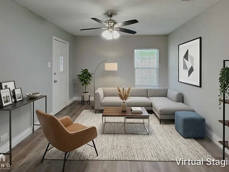 150 Venice — Photo 2
