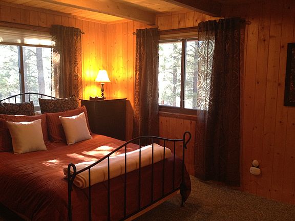 Bedroom with QN bed/ensuite