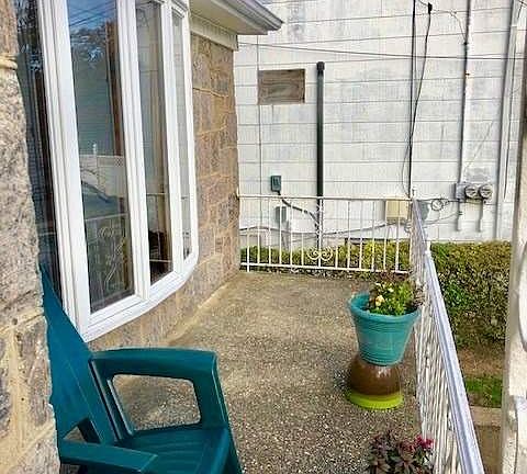 3rd image of 2426 Cornaga Ave