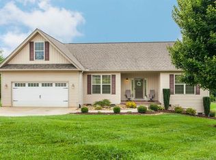 34 Big Sky Ct, Mills River, NC 28759