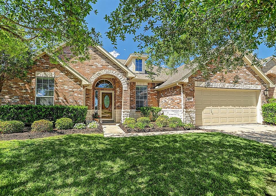1st image of 2710 Chinaberry Park Ln