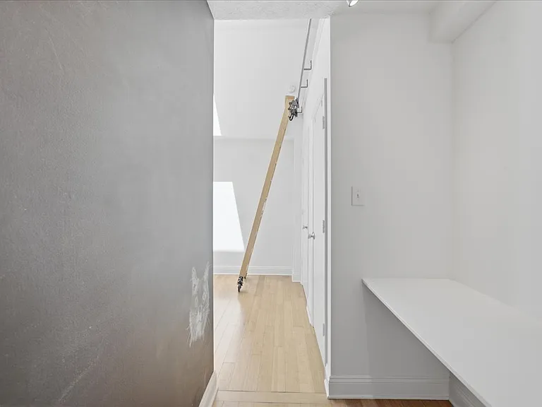 116 N Indian Aly #203 — Photo 12
