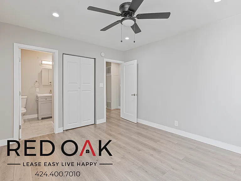 929 N Genesee Ave #6 — Photo 14