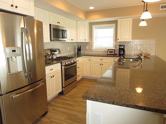 3rd image of 4200 Boardwalk Unit 201
