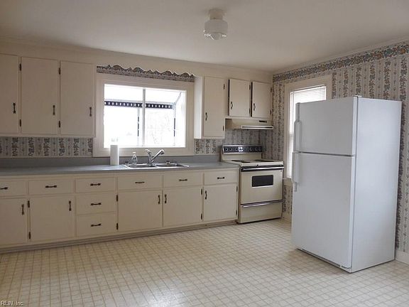 5th image of 1308 Poquoson Ave