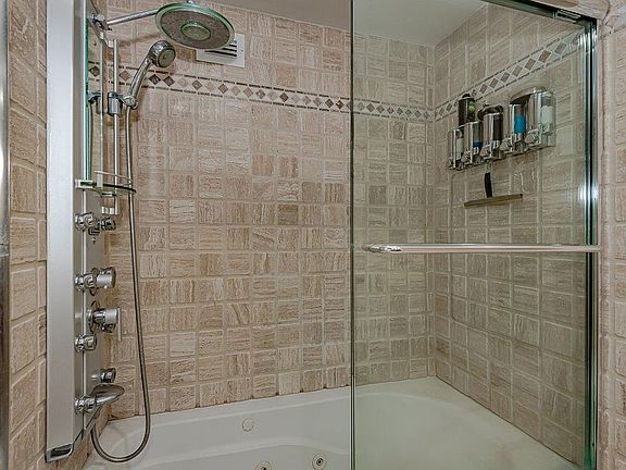 5th image of 2301 Collins Ave APT 1504