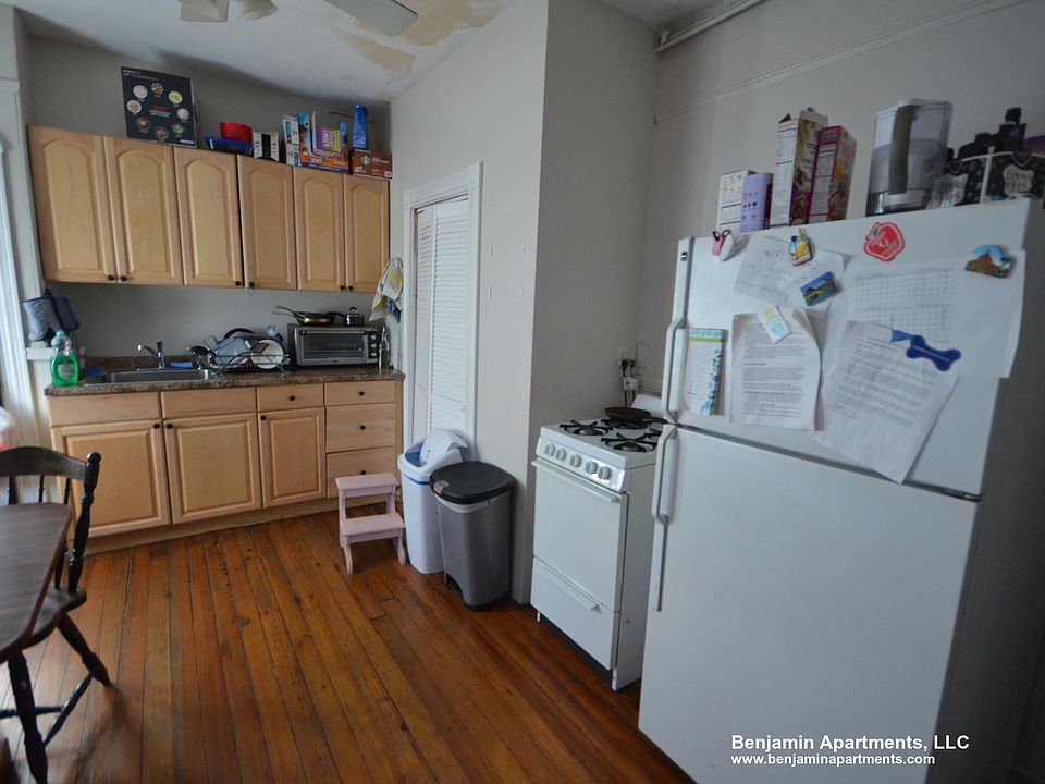 2nd image of 35 Myrtle St #3IG